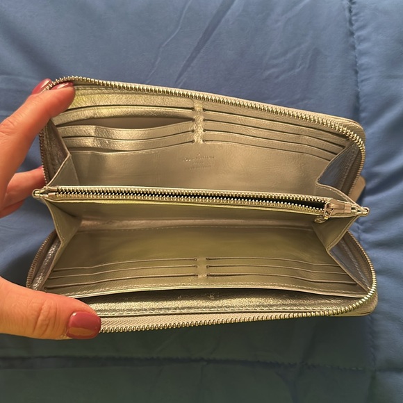 Auth Vuitton Suhali Zippy Zip Around Clutch Wallet in Silver! - Picture 4 of 7